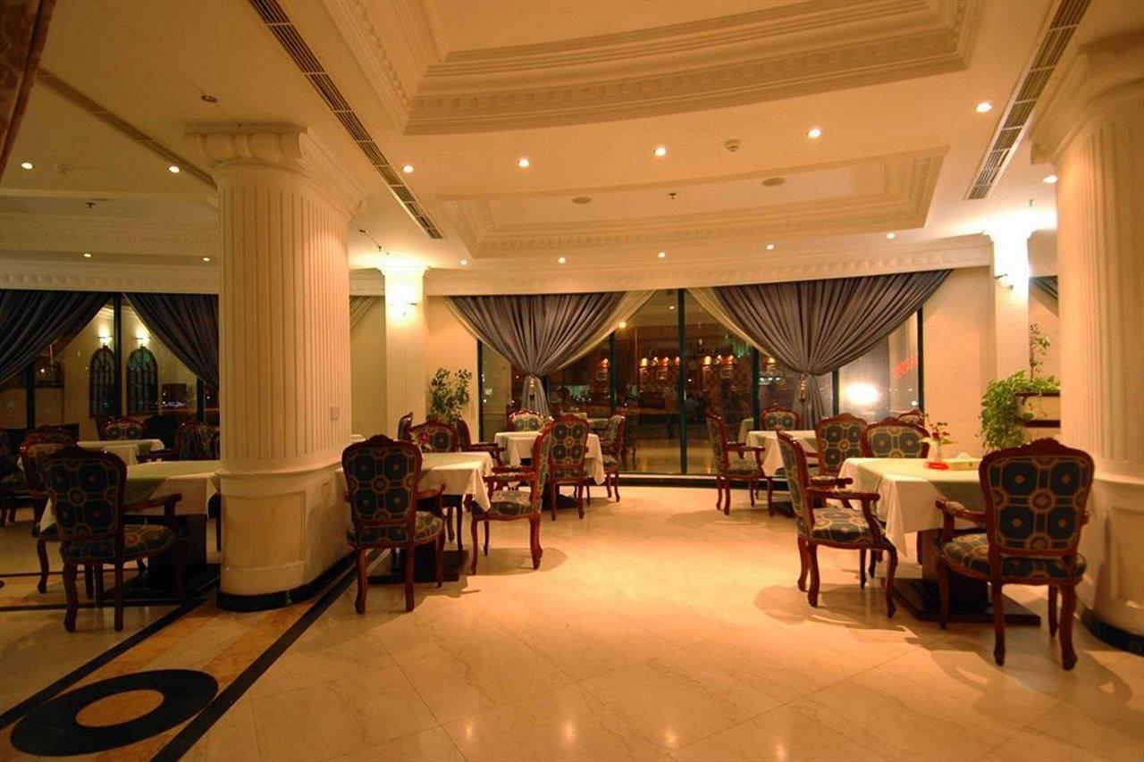 Ramee California Hotel Manama Restoran fotoğraf